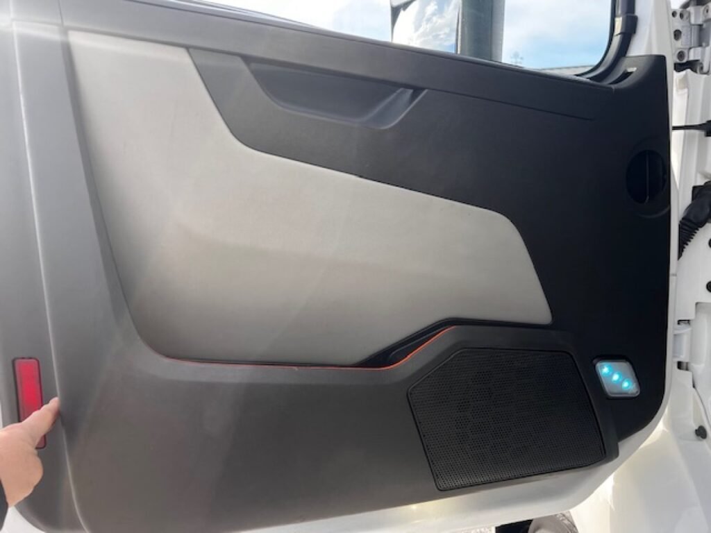 5c234140-06e4-4135-bfc1-3e0436f6c185