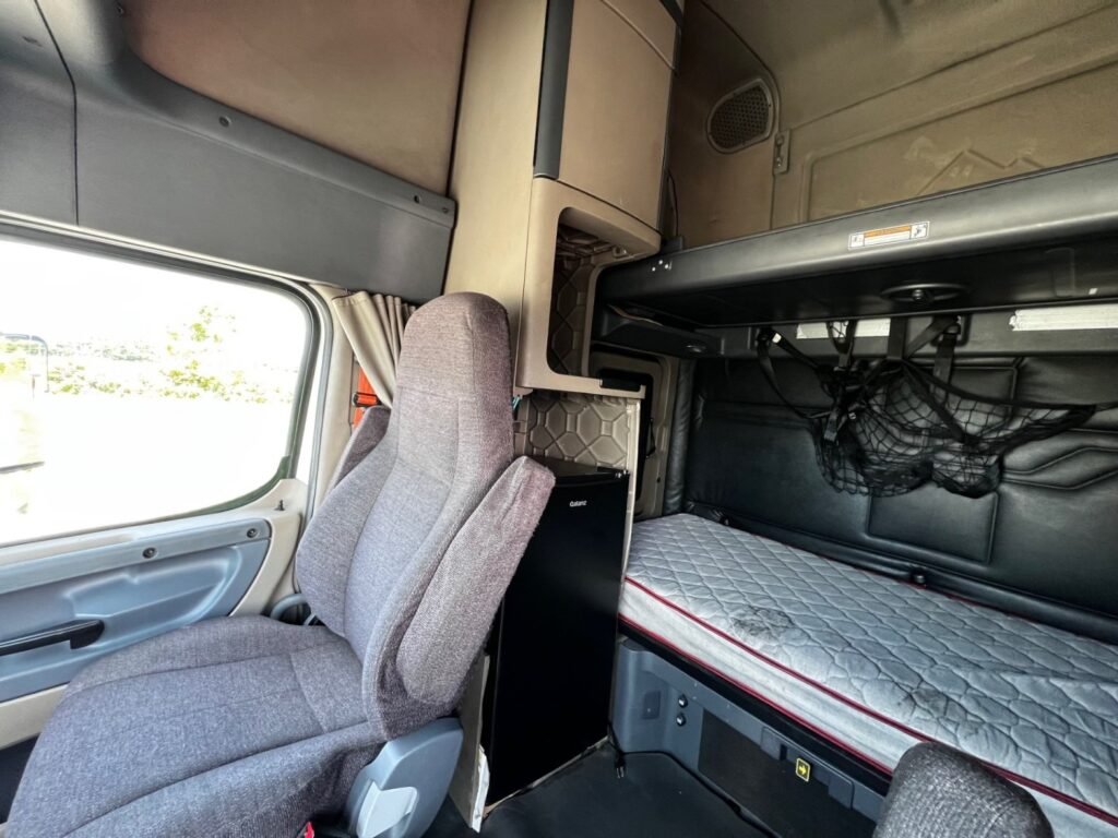 c30a046e-03a3-4aac-b7a0-bf46d0259b73